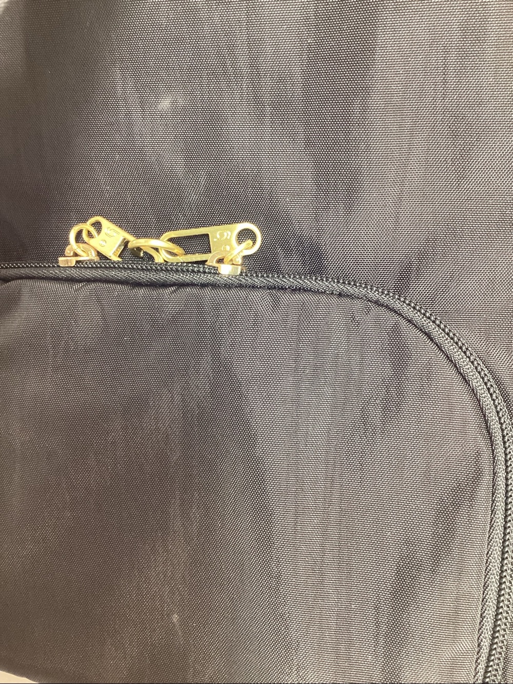 NWOT baggallini Coastal Flip Lock Day Pack Black/Gold - Picture 7 of 8